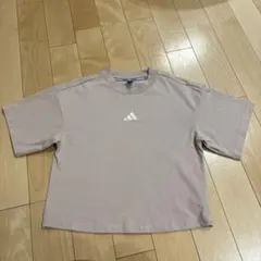 アディダス　半袖Tシャツ　淡いピンク　クロップド