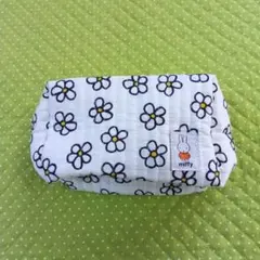 miffy　花柄ポーチ　ミッフィー　ポーチ　ホワイト　白