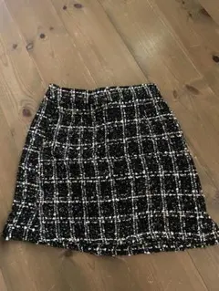 黒と白のツイードミニスカート