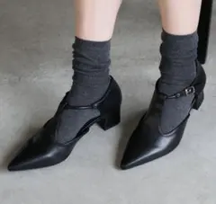 美品　selectMOCA ポインテッドTストラップパンプス　ブラック