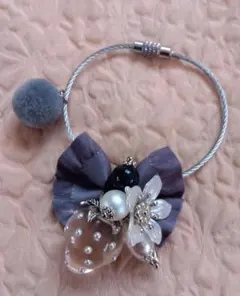 クリアいちごのワイヤーバッグチャーム　キーホルダー