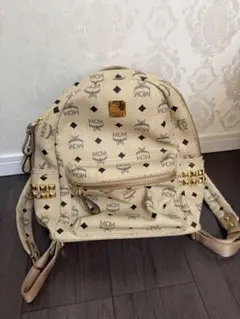 MCM 値下げしました！スタッズ付きキャンバスリュックのサムネイル