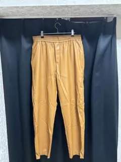 ZARA フェイク レザーパンツ ポリウレタン RN77302