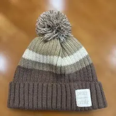 ボンボン付き　ブラウン　ストライプニット帽