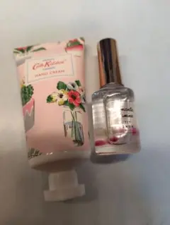 Cath Kidston ハンドクリーム & ネイルオイル セット フランフランのサムネイル