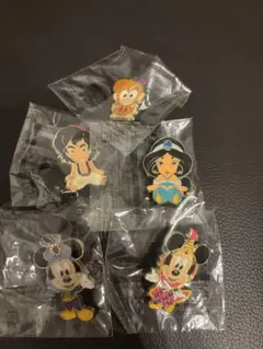み*様 ディズニー ピンバッジ 5種セット アラジン ミッキー ミニーのサムネイル