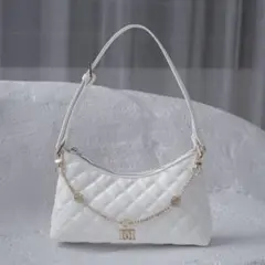 ホワイトキルティングハンドバッグ
