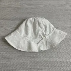 ギャップ　babyGAP ホワイト　白　刺繍　ハット　帽子　18-24 51cm