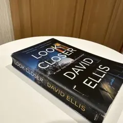 Look Closer David Ellis 洋書