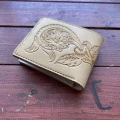 二つ折りカービングウォレット