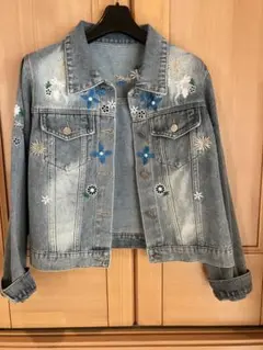 刺繍入りライトブルーデニムジャケット