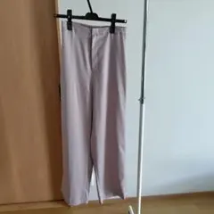 UNIQLO 薄いピンク がかったベージュカジュアルパンツ M