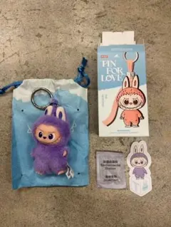 POP MART PIN FOR LOVE ラブブ　イニシャル　(T)