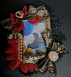 硬質ケースデコ トレカ 赤 黒 ヴィンテージイメージ