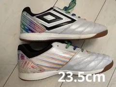 Umbro フットサルシューズ ホワイト/マルチカラー