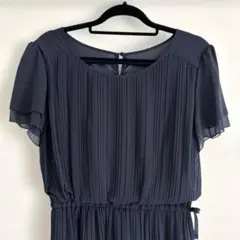 ★未使用★【ネイビー プリーツ フレンチスリーブひざ丈ワンピース11号】