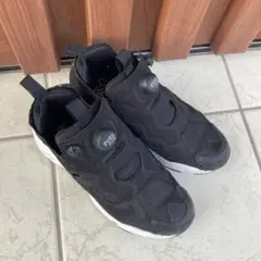 お値下！ Reebok スニーカー 黒　ポンプフューリー