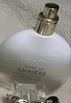 L'OCCITANE TERRE DE LUMIERE 香水のサムネイル