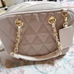 DIANAベージュ キルティング ショルダーバッグ