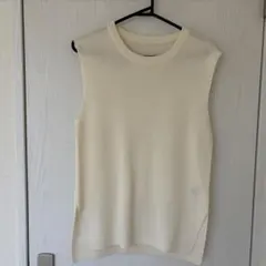 GU　ノースリーブニット　アイボリー　S