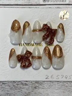 ハンドメイド ネイルチップ 10個セット ホワイト ゴールド