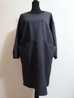 MUJI 着脱しやすい割烹着 ダークグレー フリーサイズ　試着のみのサムネイル