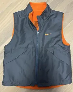 NIKE ベスト　100センチ　リーバシブル