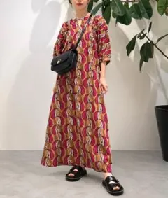 7/25までの出品　新品未使用　トゥモローランド　アフリカンプリント ワンピースのサムネイル