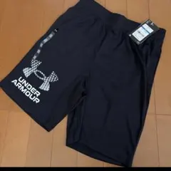 UNDER ARMOUR 黒 ハーフパンツ　YXL