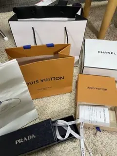 CHANEL PRADA ルイヴィトン　空き箱　ショッパー