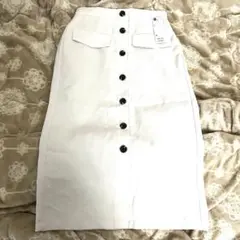 新品未使用 GU ジーユー フロントボタン ナロースカート ナチュラル Mサイズ