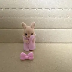 シルバニアファミリー 赤ちゃん 人形 ピンクの衣装