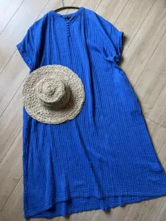 オススメ　差し色　スタジオクリップ　ブルー　濃厚　ワンピース　シワ加工