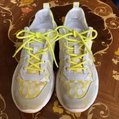 COACH シグネチャー スニーカー イエロー ホワイトのサムネイル