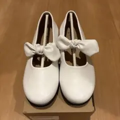 ホワイトリボン付きフォーマルシューズ