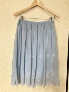 美品　綺麗な水色 シフォンフレアスカート 花柄刺繍 膝丈