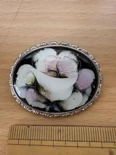 花びらデザイン七宝焼ブローチ