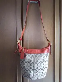 美品　COACHシグネチャーバック