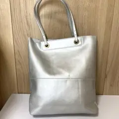 本革　ソフト牛革　メタリック牛革　レディース　便利　お洒落　トートバッグ
