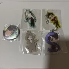 ユーリ!!! on ICEのアクリルキーホルダーとバッジのセット