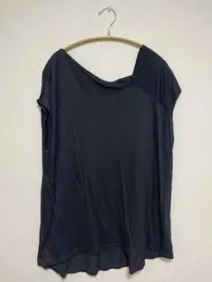 《美品》アシンメトリートップス 黒のサムネイル