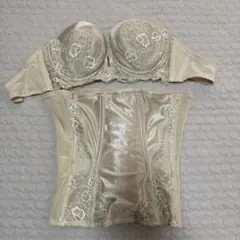 SQRE ベージュ ブラ&トールウエストニッパーセット