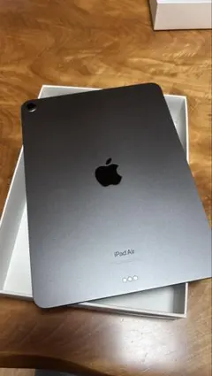【中古美品】iPad Air (第5世代) Wi-Fi 64GBスペースグレー