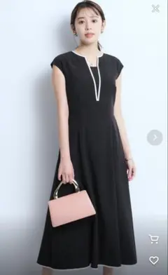 美品 ジャスグリッティー ディープVネックナローワンピース 黒 ♪