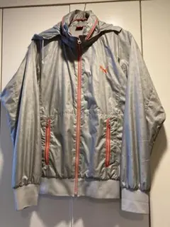 カ*ン様 PUMA シルバー ウインドブレイカーフード付き