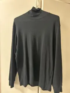 UNIQLO 黒のタートルネック長袖カットソー