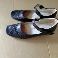 Hush Puppies ストラップパンプス 黒のサムネイル