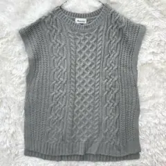 アルマデザイン ニットベスト ケーブル編み グレー M 重ね着　レイヤード　秋冬