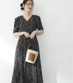 N. NaturalBeautyBasicギャザーショルダー小花マキシワンピース