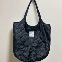 ブラック キルティング ナイロントートバッグ